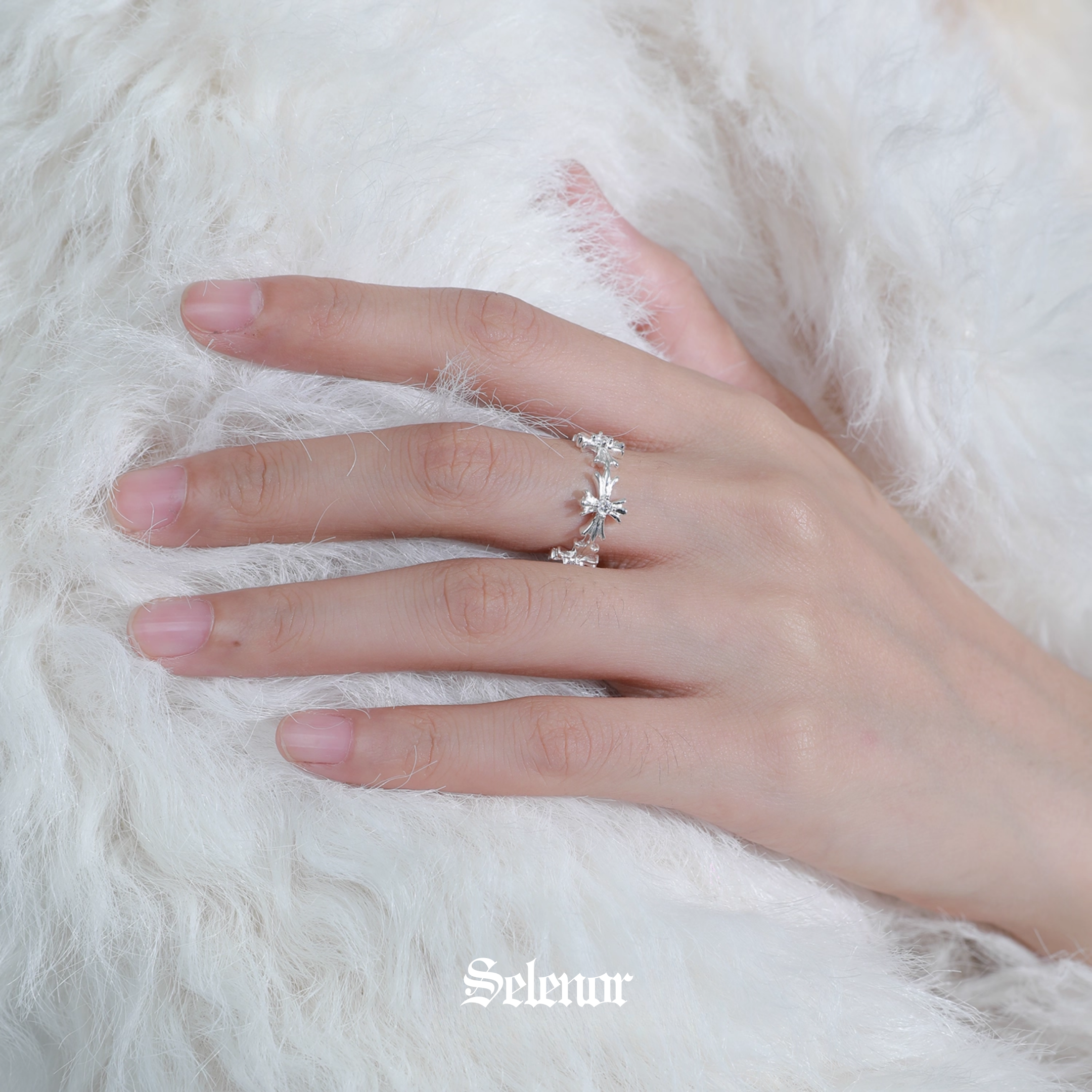 S925 Stellar cross ring