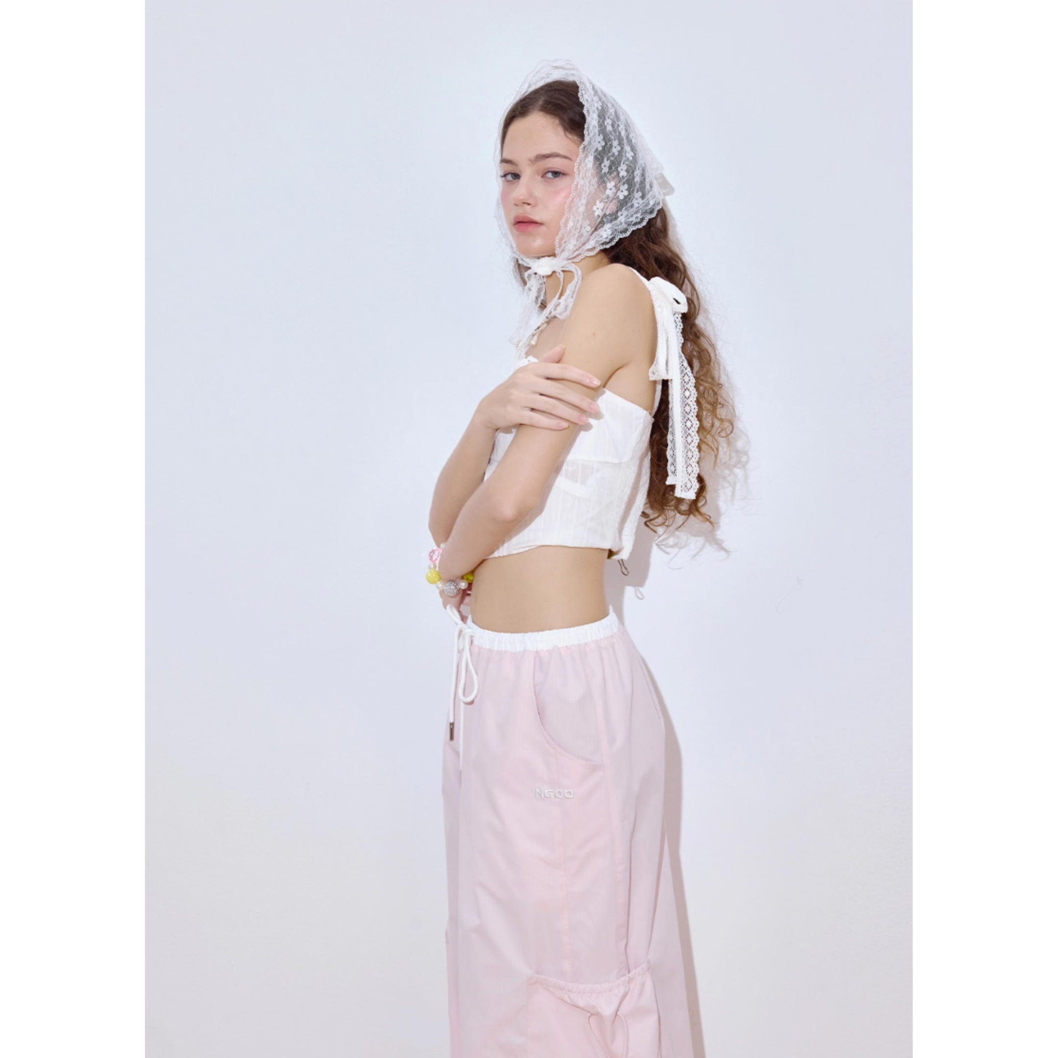 Lace ribbon cropped tops