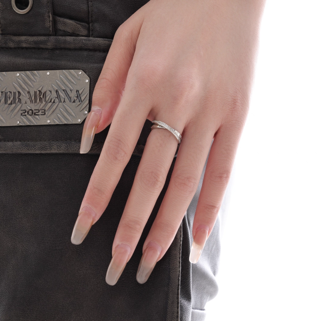 Cubic zirconia lunare ring