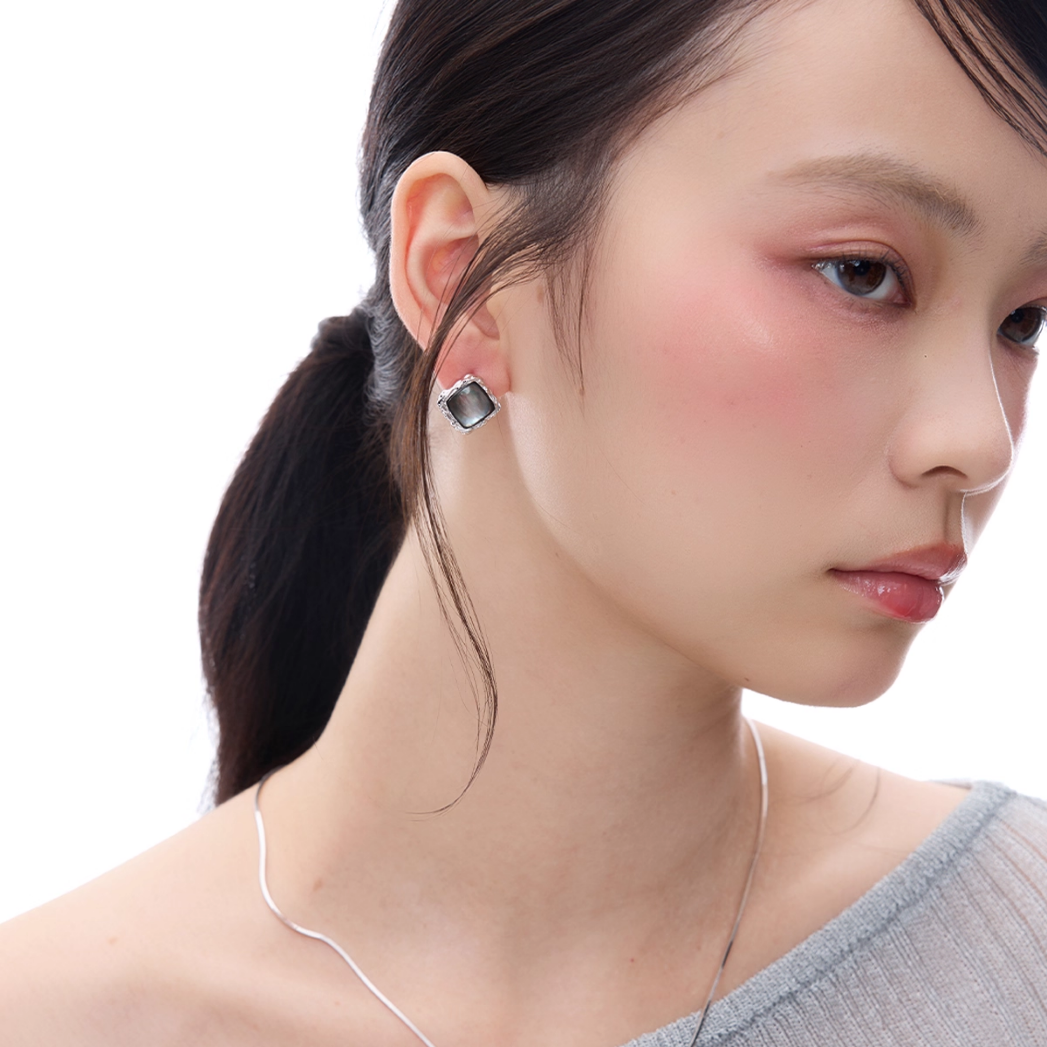 S925 Cubic zirconia noir square studs pierce