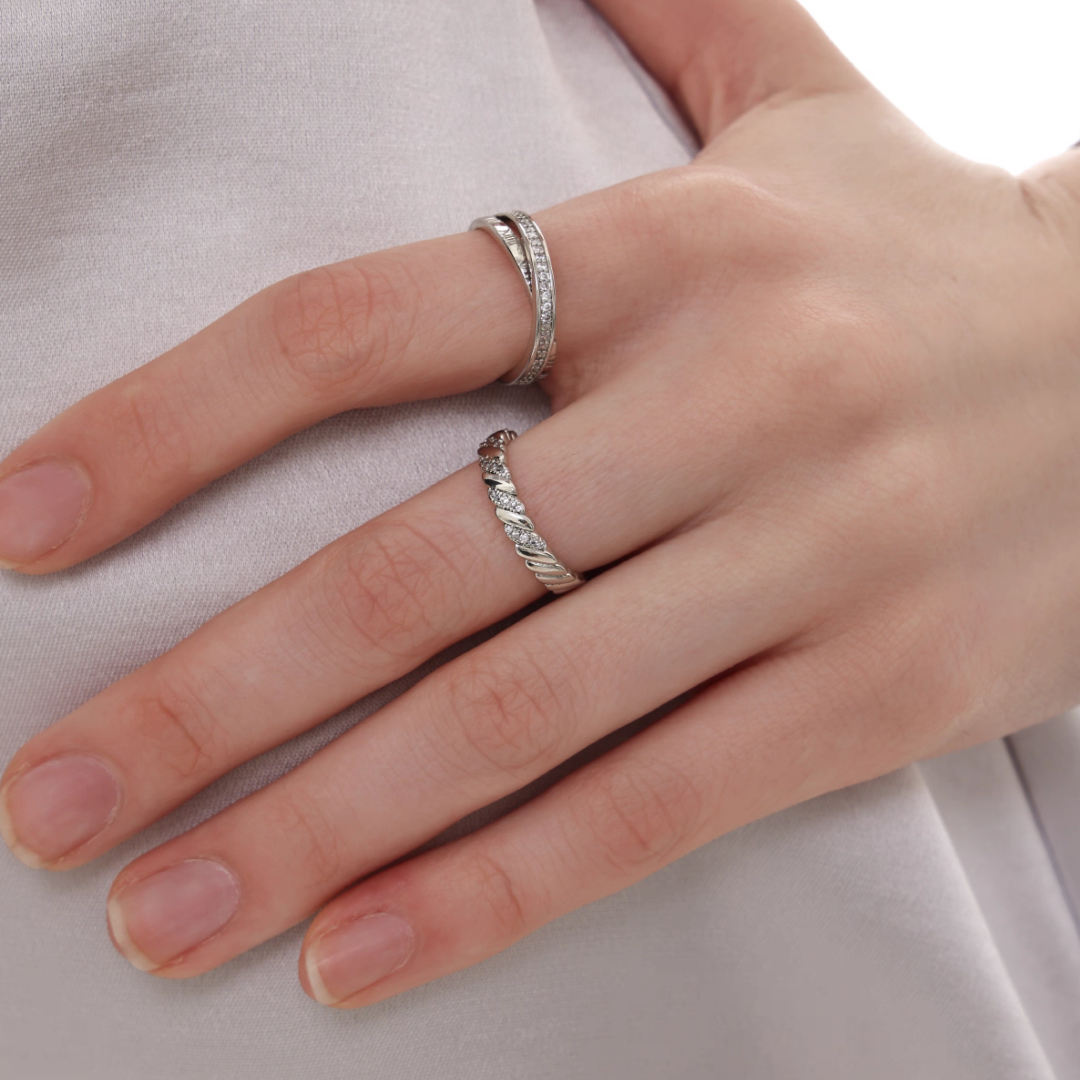 Cubic zirconia lunare ring