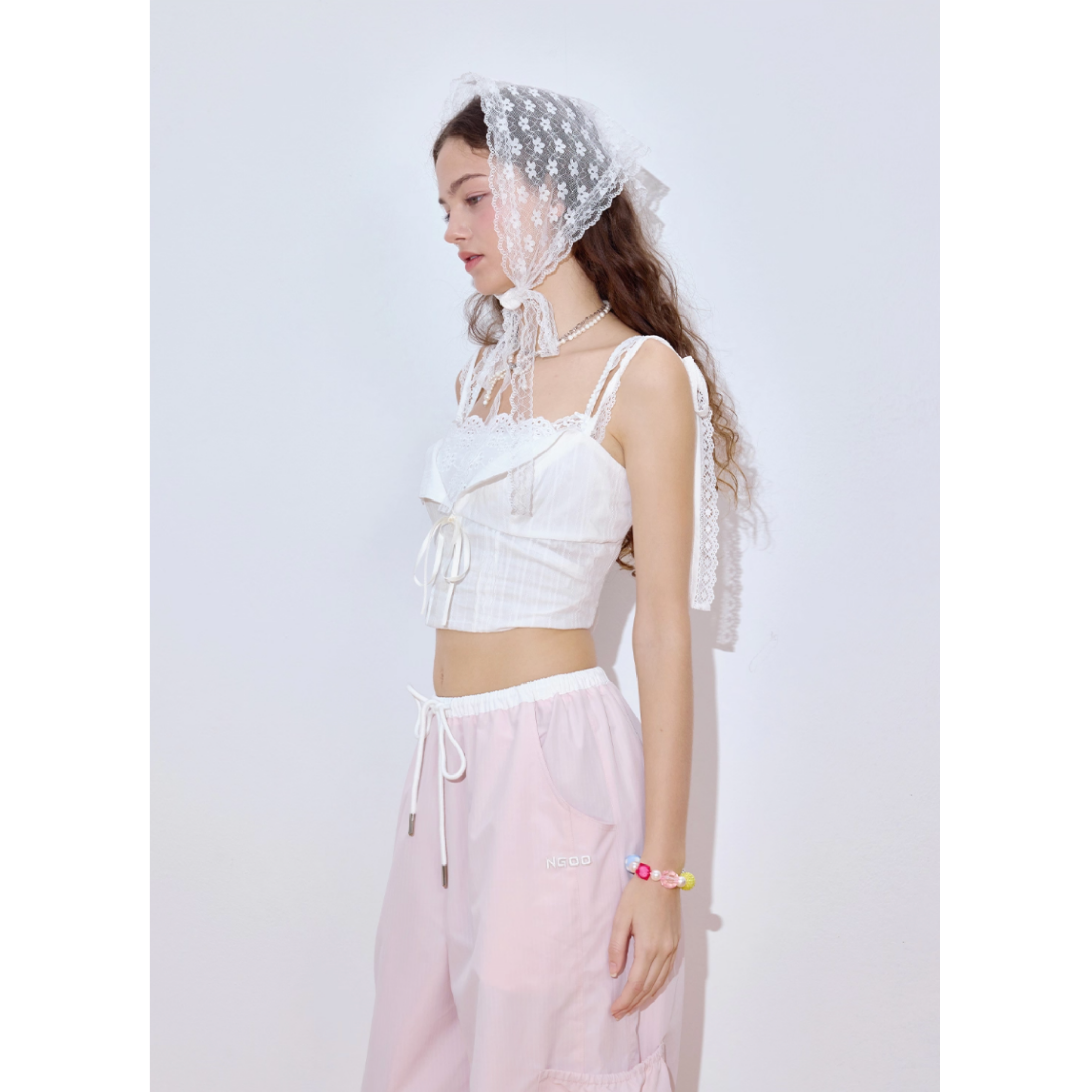 Lace ribbon cropped tops